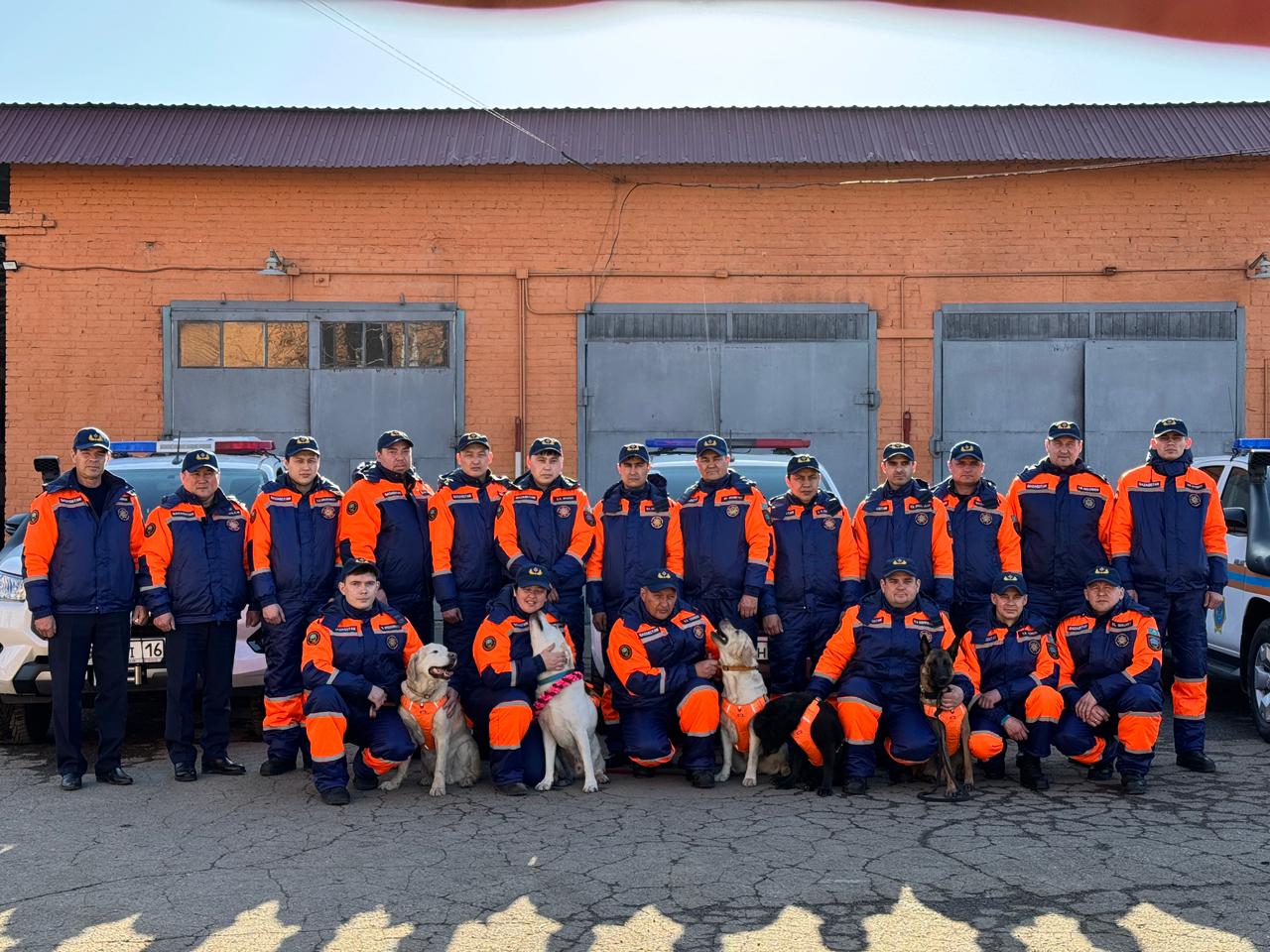 ШҚО-да төрт аяқты құтқарушыны құрметпен зейнетке шығарып салды