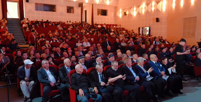 Қауіпсіздік диалогтан басталады: Шымкент полициясының басшысы тұрғындармен есептік кездесу өткізді