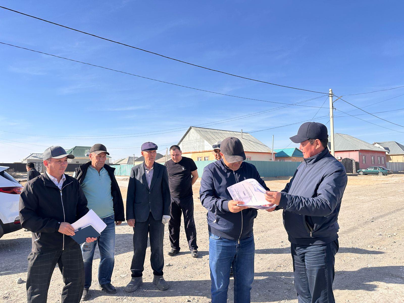 ӘЙТЕКЕ БИ КЕНТІНДЕГІ БІРҚАТАР КӨШЕЛЕРДІ ТЕГІСТЕУ ЖҰМЫСТАРЫ ЖҮРГІЗІЛУДЕ