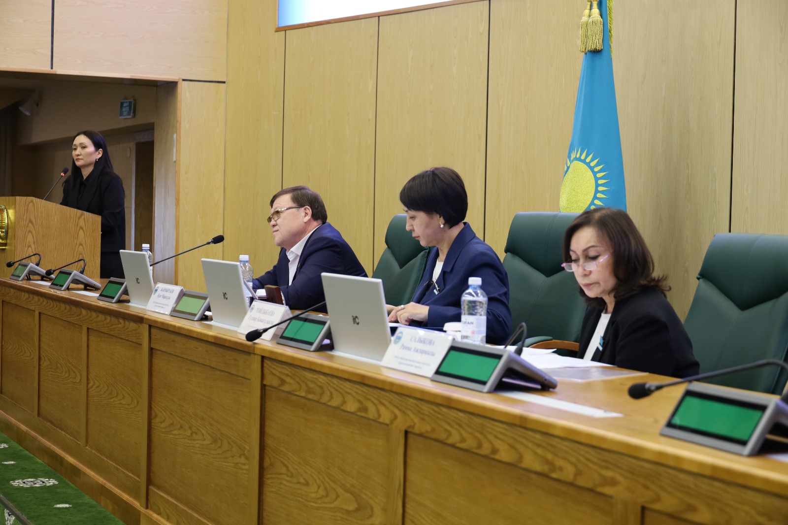 ЖЕТІСУ ОБЛЫСТЫҚ МӘСЛИХАТЫНЫҢ БІРЛЕСКЕН ТҰРАҚТЫ КОМИССИЯЛАР ОТЫРЫСЫ ӨТТІ