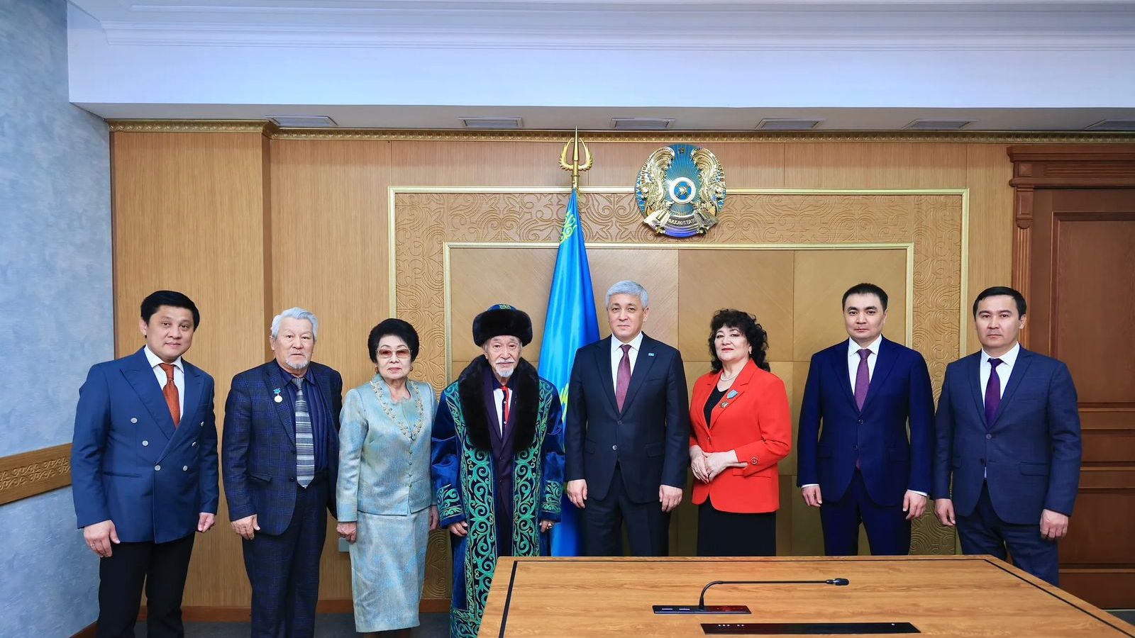 Ермаганбет Булекпаев поздравил с юбилеем заслуженного артиста Казахстана Ергали Жуниспекова  &nbsp;