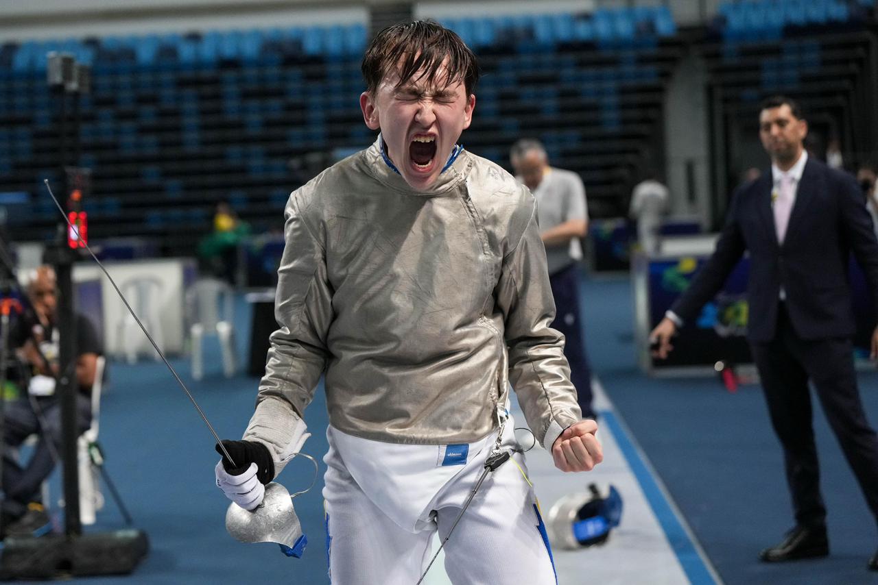 Алматылық спортшы семсерлесуден әлем чемпионатында тарихи медаль жеңіп алды