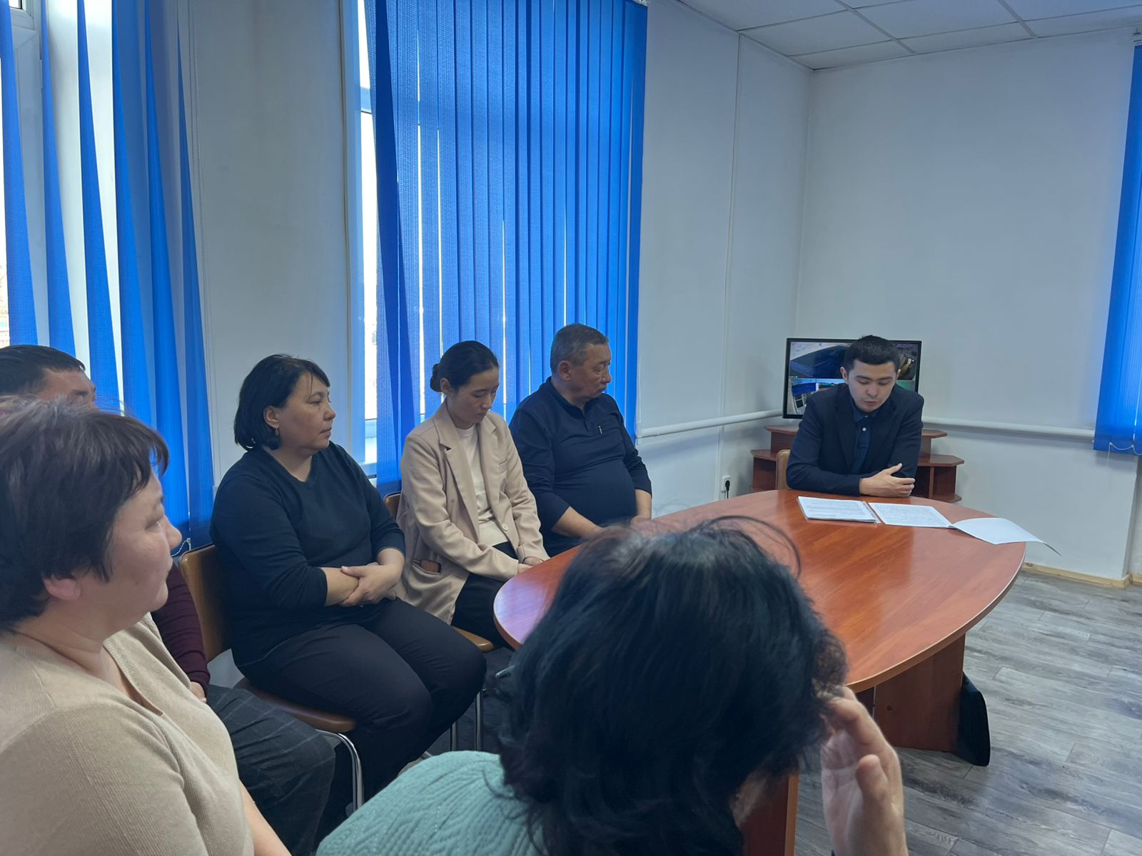 Ақпараттық-түсіндіру сипатындағы кездесу