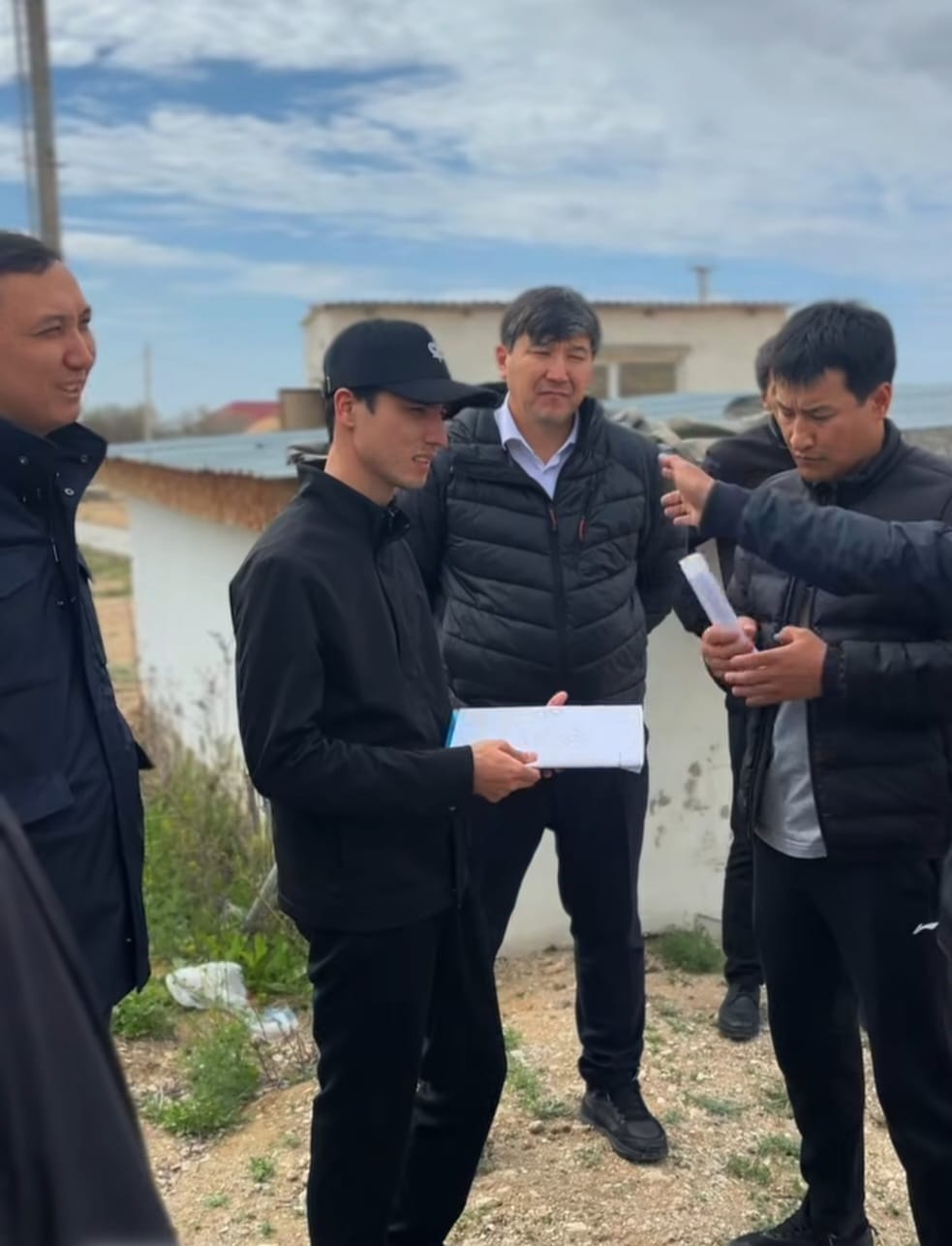 Аудан әкімі Құрық ауылындағы құрылыс жұмыстарын тексерді