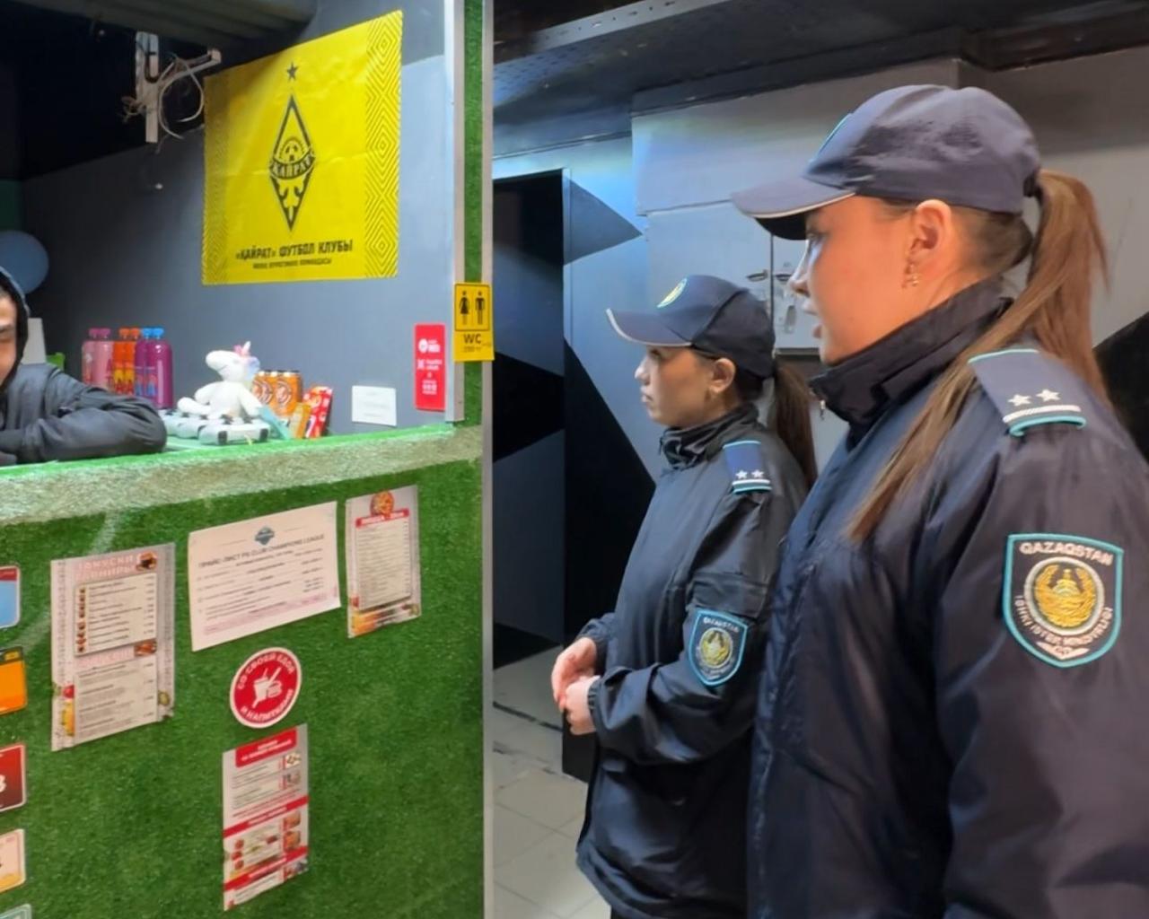 В Астане прошел рейд по выявлению подростков, гуляющих в ночное время