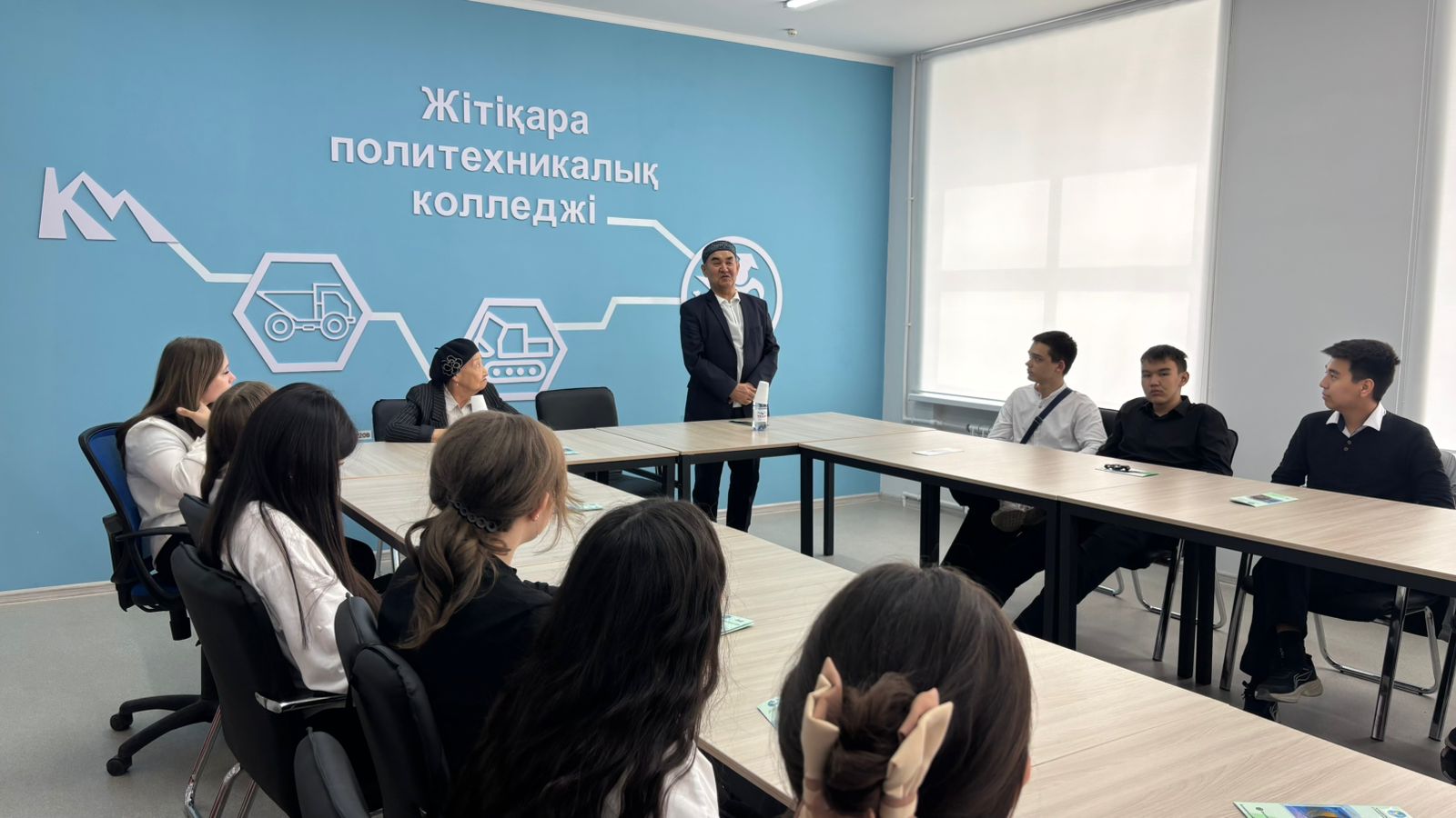 Парасаттылық пен сыбайлас жемқорлыққа қарсы мінез-құлық құндылықтарын ілгерілету жөніндегі кездесу