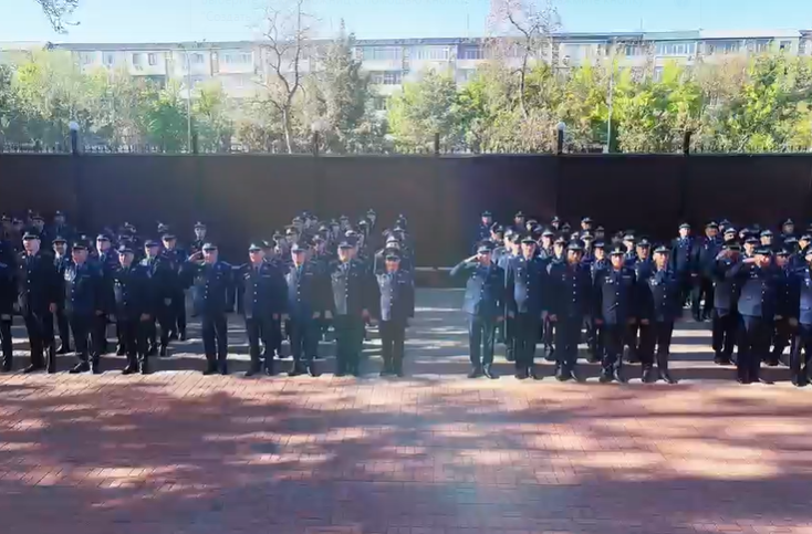 Қызметке дайындық бақылауда: Шымкент полициясында саптық байқау өтті