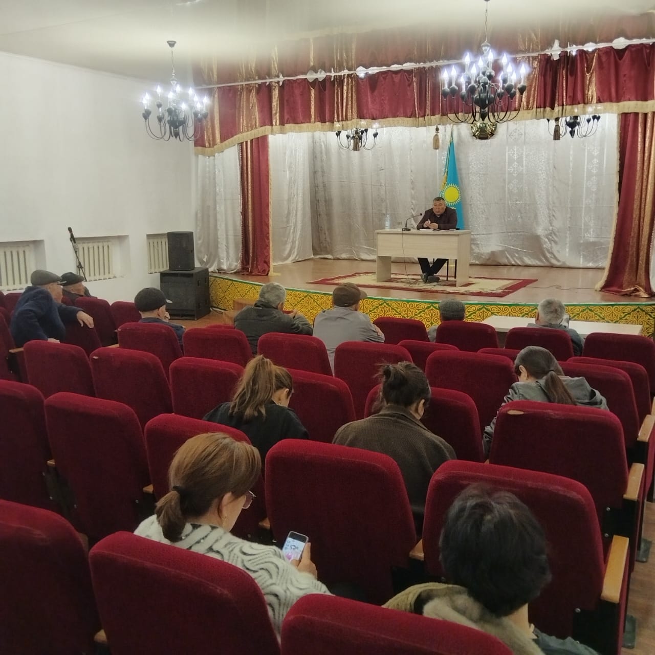 Ауыл әкімінің есептік кездесуі