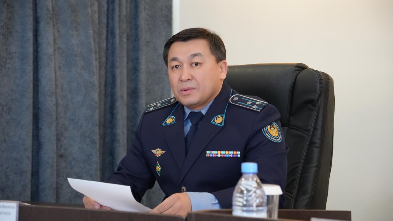 Қостанай облысы бойынша Қылмыстық-атқару жүйесі департаментінде ағымдағы жылдың үш айының қорытындысы бойынша Департамент бастығы, әділет полковнигі Алтынбек Қалиевтің төрағалығымен кеңейтілген жедел кеңес өтті.