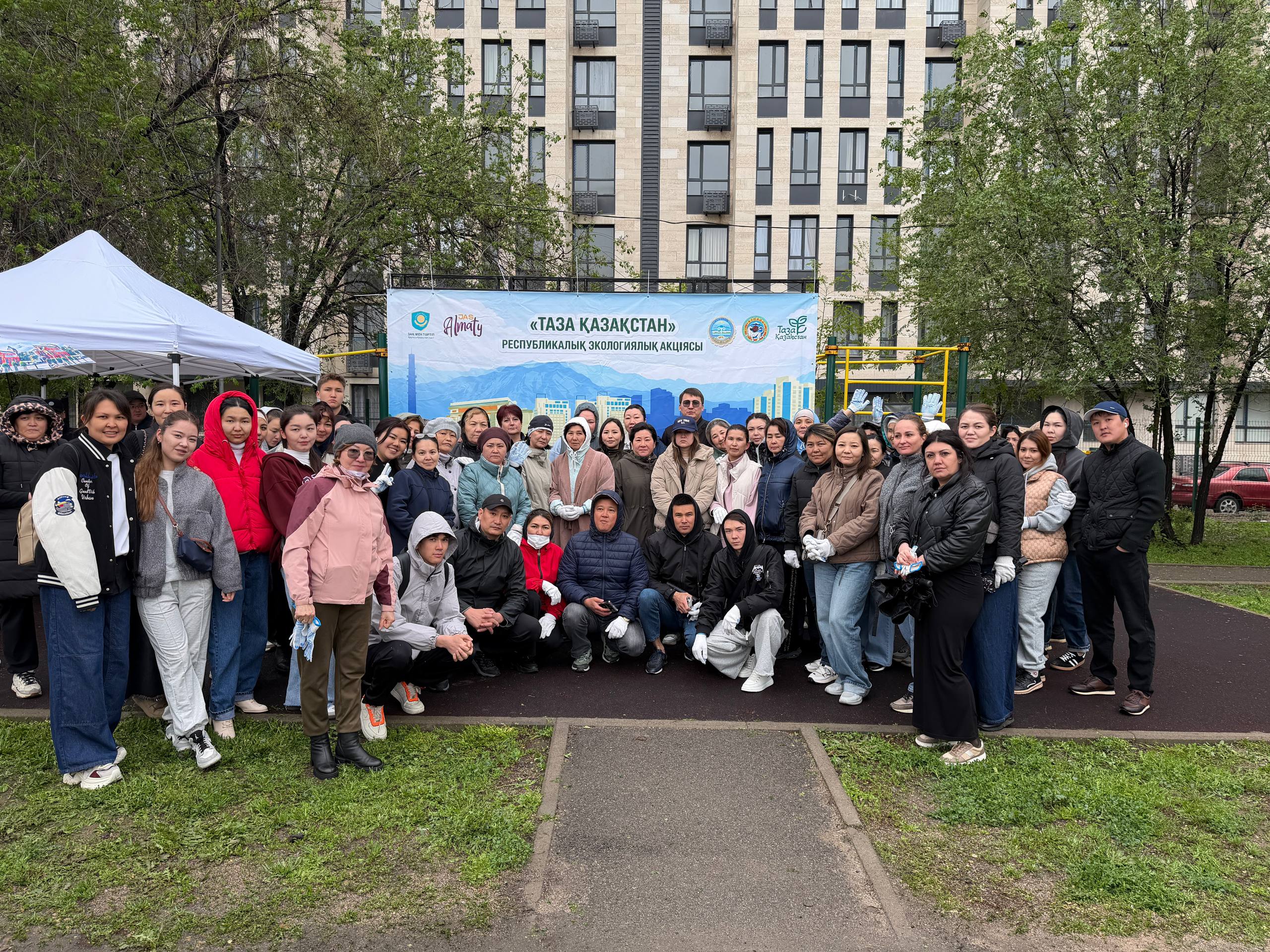 Әуезов ауданында қалалық сенбілік өткізілді