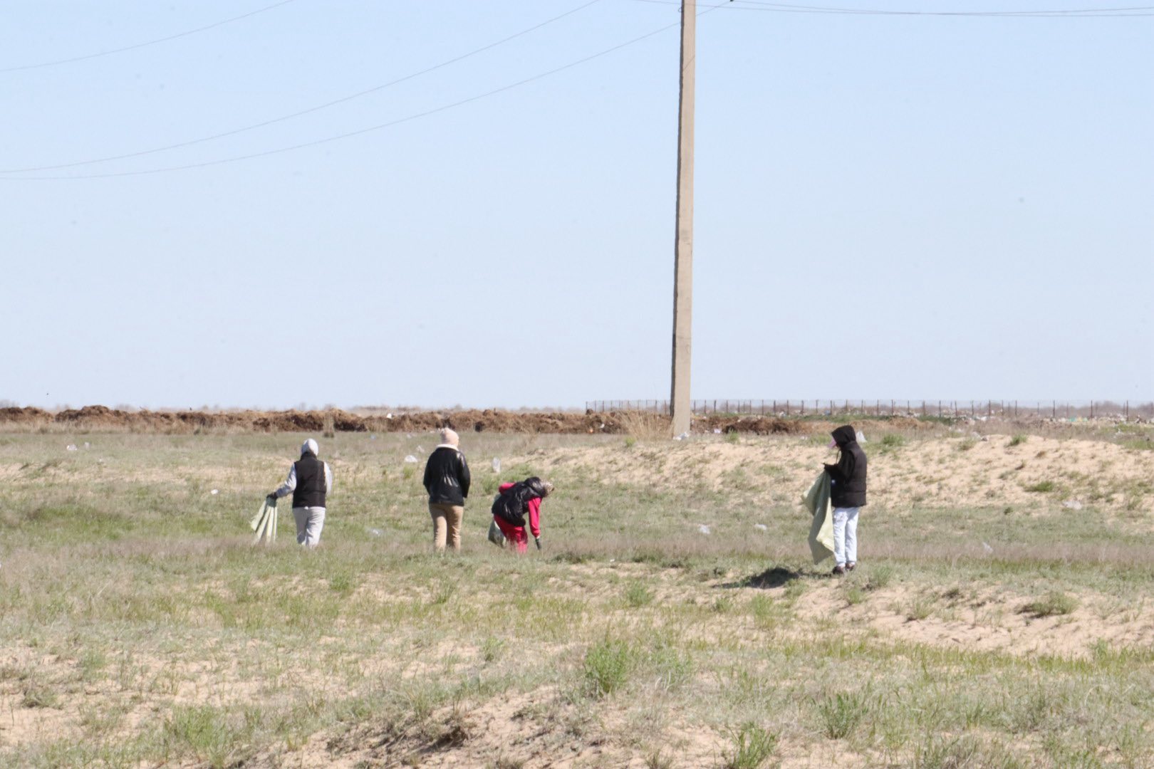 Қаратөбе ауданында «Таза Қазақстан» акциясы аясында санитарлық-экологиялық айлыққа орай сенбілік ұйымдастырылды.