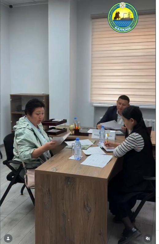 Қала әкімі тұрғындарды жеке қабылдады.