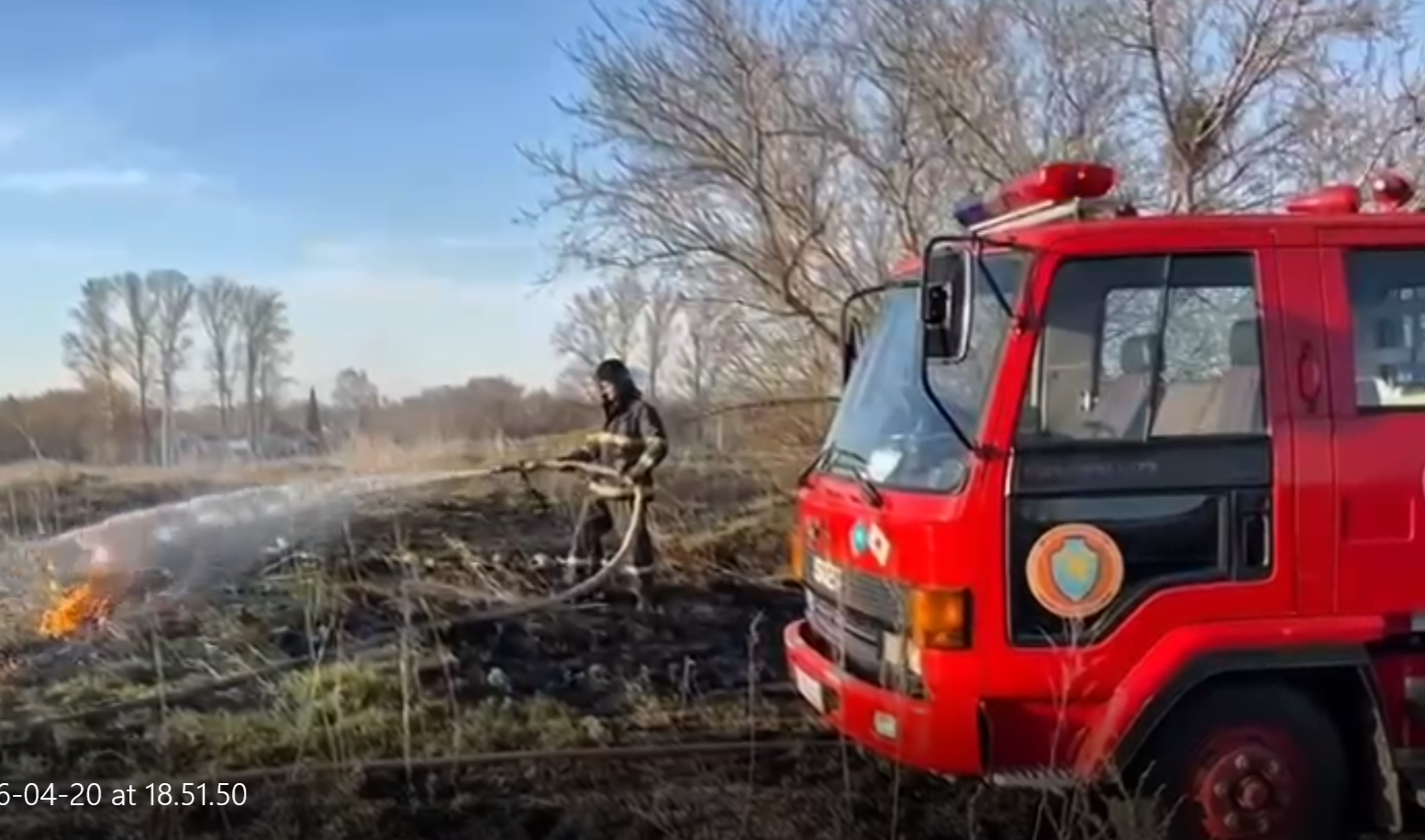ШҚО-дағы "ауыл құтқарушылары" өрт сөндіру бекеті шөптің өртенуін жойды