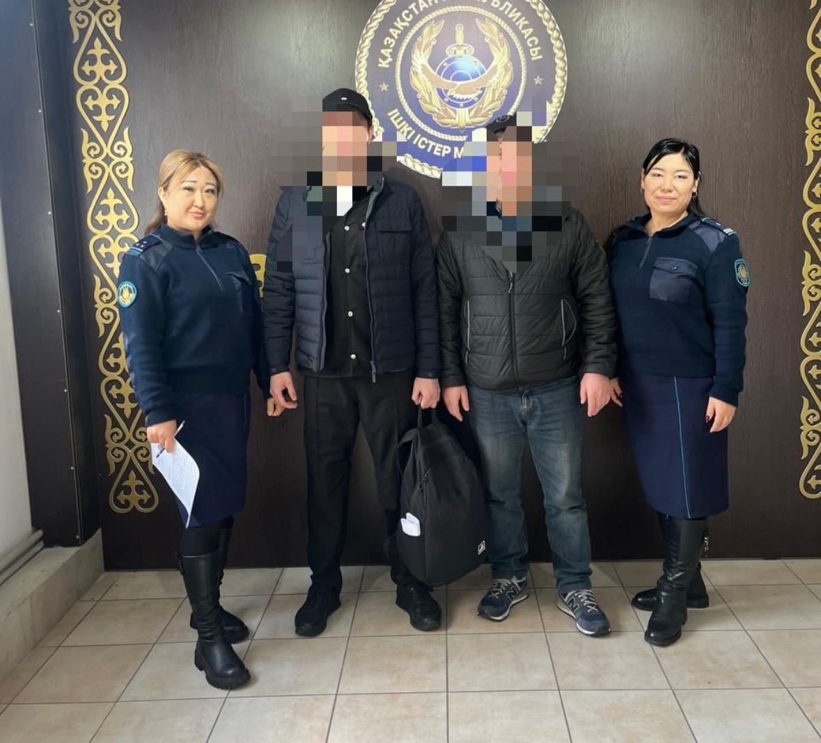 Алматы және Жетісу облыстары бойынша ҚАЖ Департаментіне қарасты №57 мекемесінде босатылған азаматтың туысымен қақпа алдында кездесуі өтті