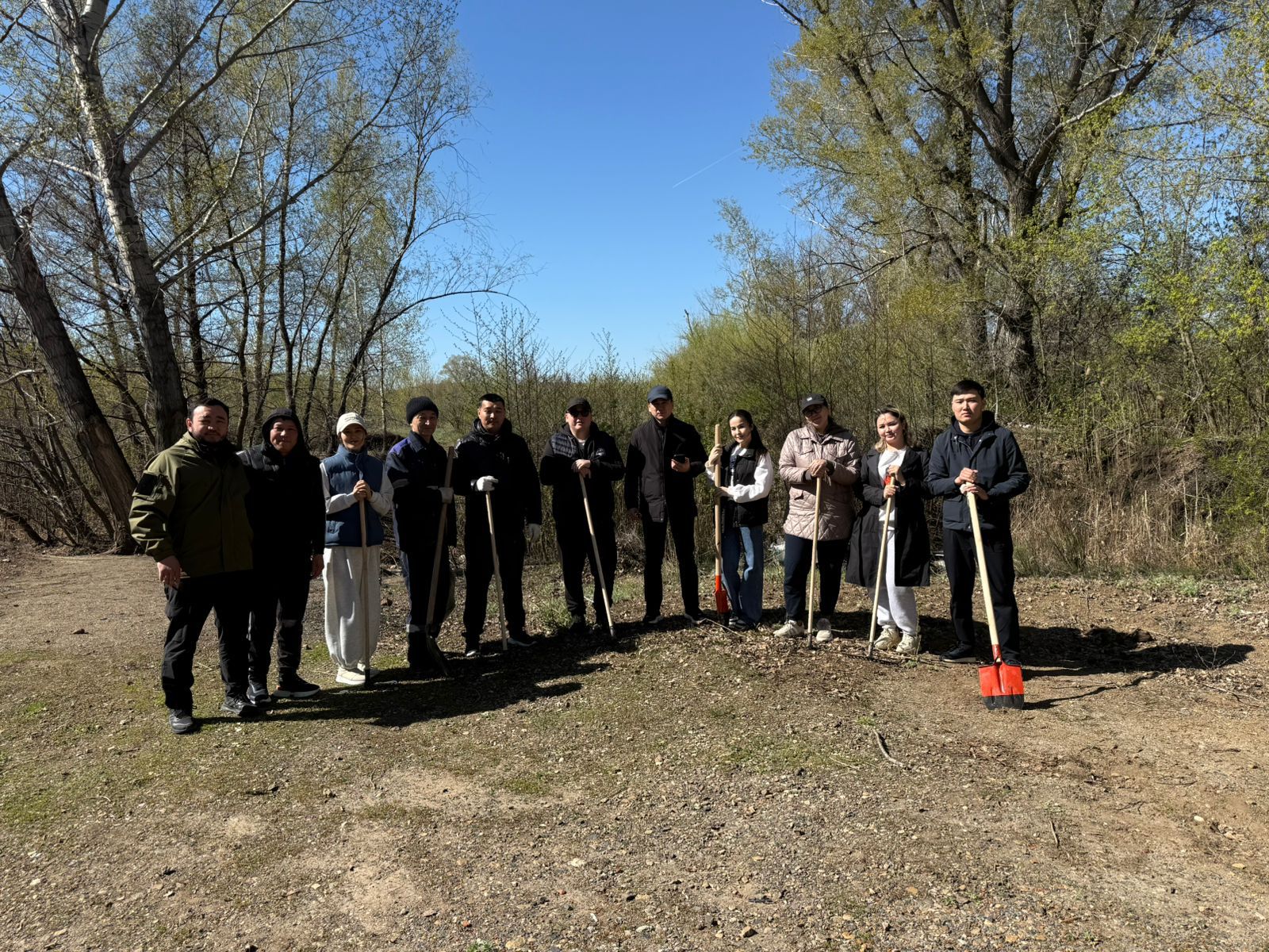 Ақтөбе облысының Кәсіпкерлік және индустриалдық-инновациялық даму басқармасының ұжымы жалпыұлттық «Таза Қазақстан» эко-акциясына белсене атсалысты
