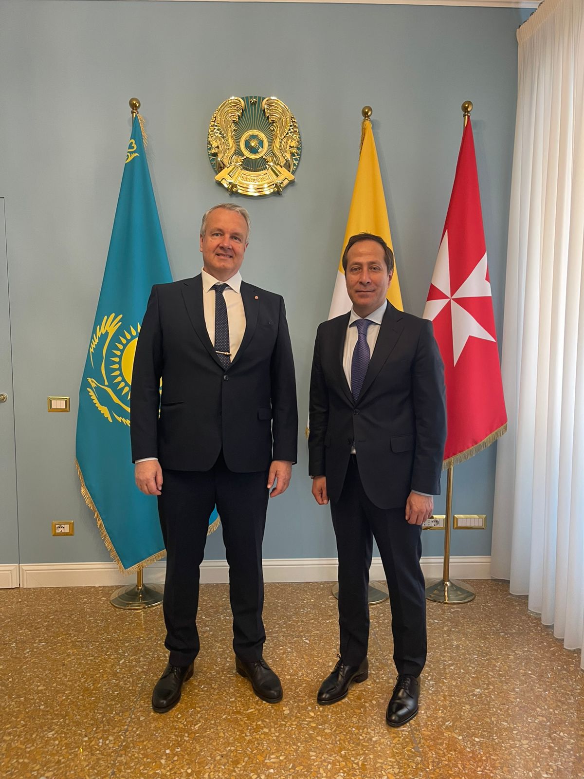 Қазақстанның Қасиетті Тақ жанындағы Елшісі Мажарстан Елшісімен кездесті