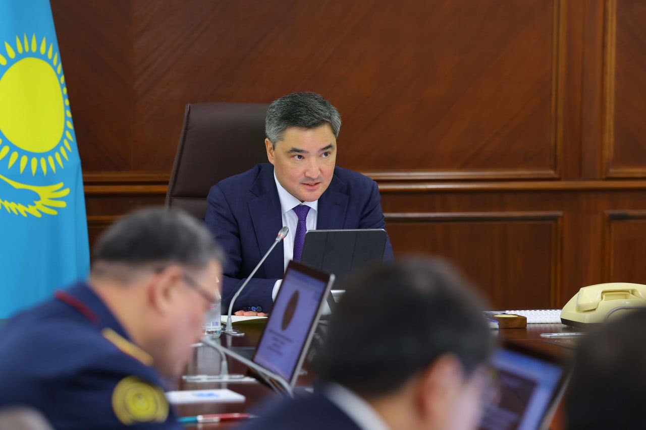 Олжас Бектенов құқық бұзушылық профилактикасы жөніндегі ВАК отырысын өткізді - жол қауіпсіздігі шаралары қаралды