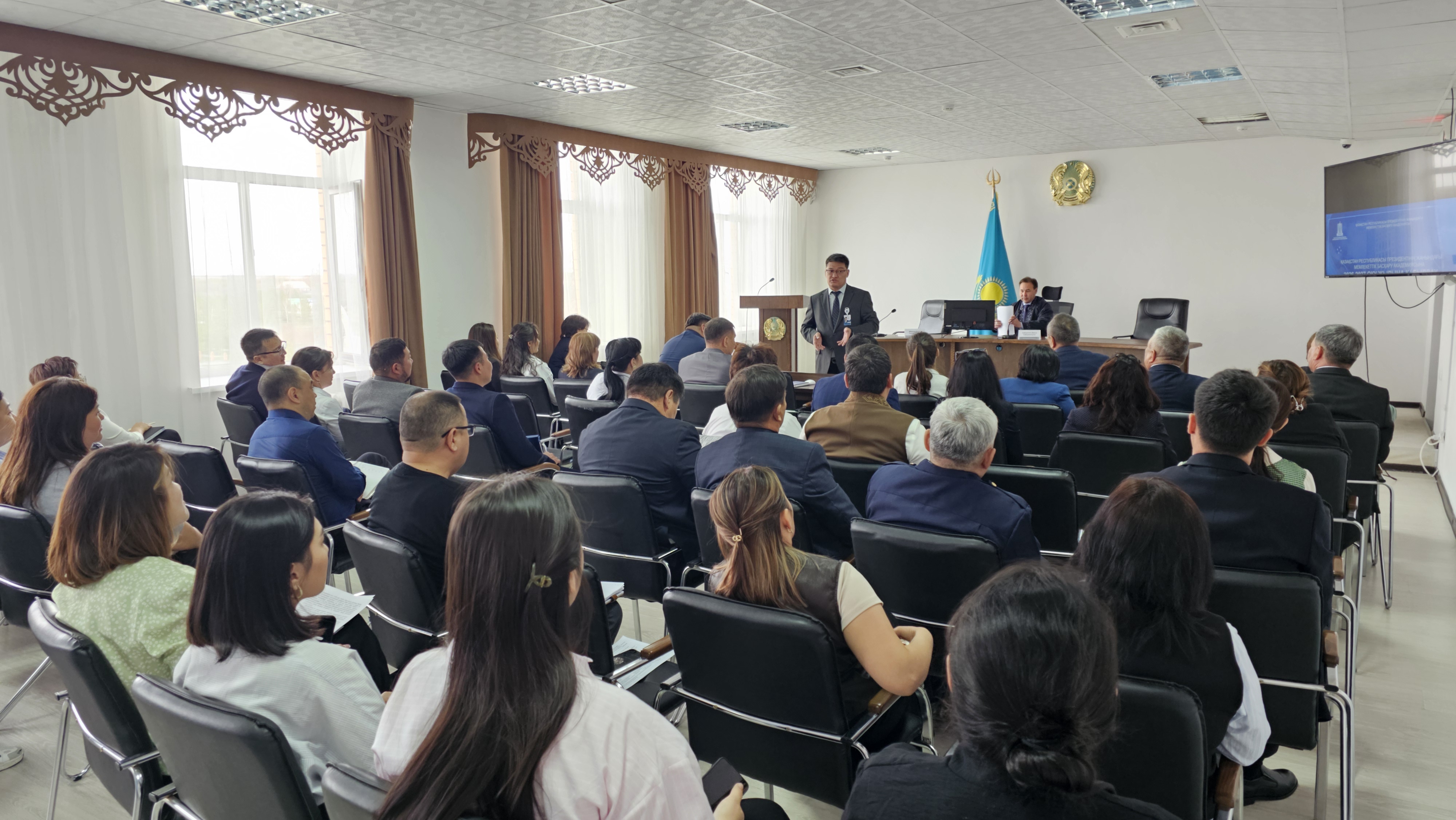 Жаңа бағдарламалар мен гранттар саны артты: Целиноград ауданында Мемлекеттік басқару академиясының семинары өтті