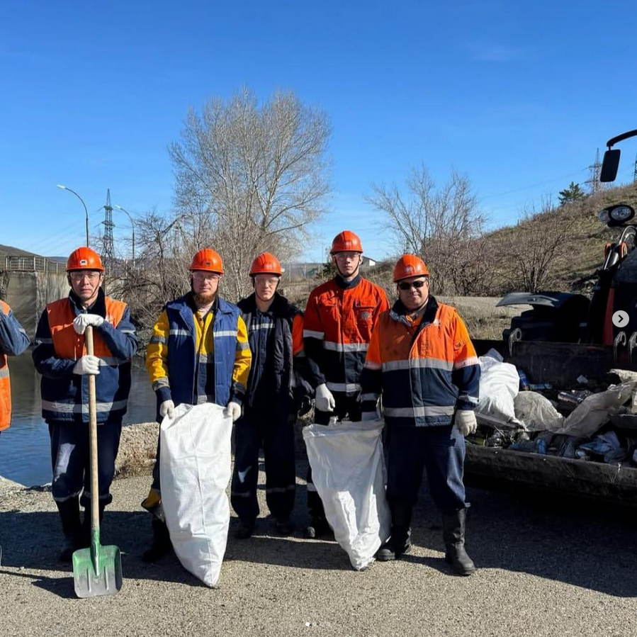 «Таза Қазақстан» республикалық экологиялық бағдарламасы аясында «Бұқтырма гидроэнергетикалық кешені» ЖШС қызметкерлері мен Жастар кеңесінің белсенділері экологиялық акцияға белсене қатысып, тазалықты сақтау және қоршаған ортаны абаттандыру жөніндегі бастаманы қолдады.