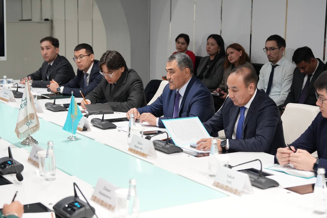 Су ресурстары және ирригация министрі Өңірлік экологиялық саммит қатысушыларымен су үнемдеу бойынша білім беру бағдарламалары мен топырақтың тұздануына қарсы жобаны талқылады