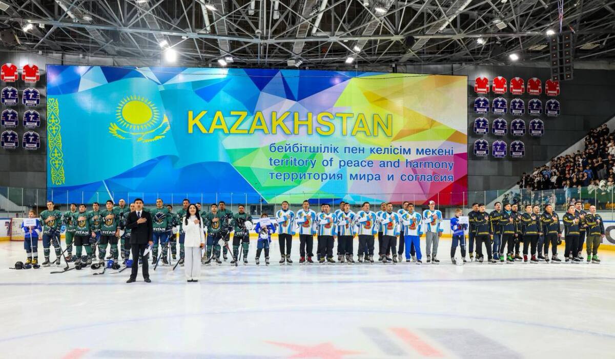 Захватывающее соперничество на льду: Кубок МВД стартовал в Усть-Каменогорске