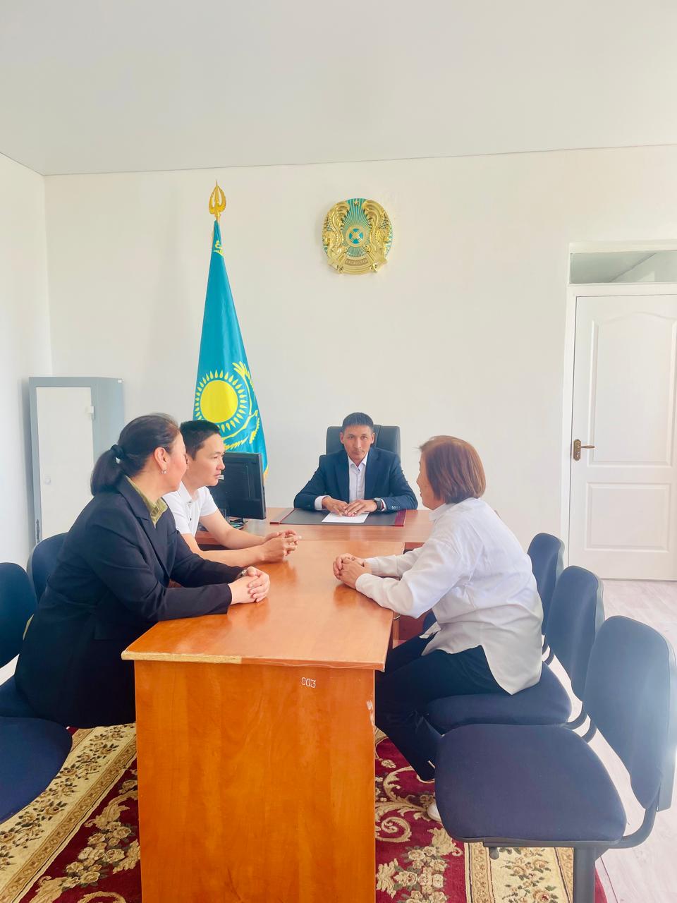 Қаракөз ауылдық округі әкімінің аппаратында аппарат мамандарының қатысуымен жұмыс кеңесі өтті