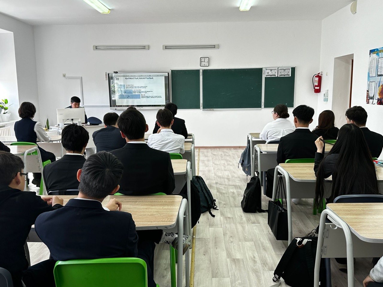 Прокуратура Кокшетау провела «Час прокурора» для школьников