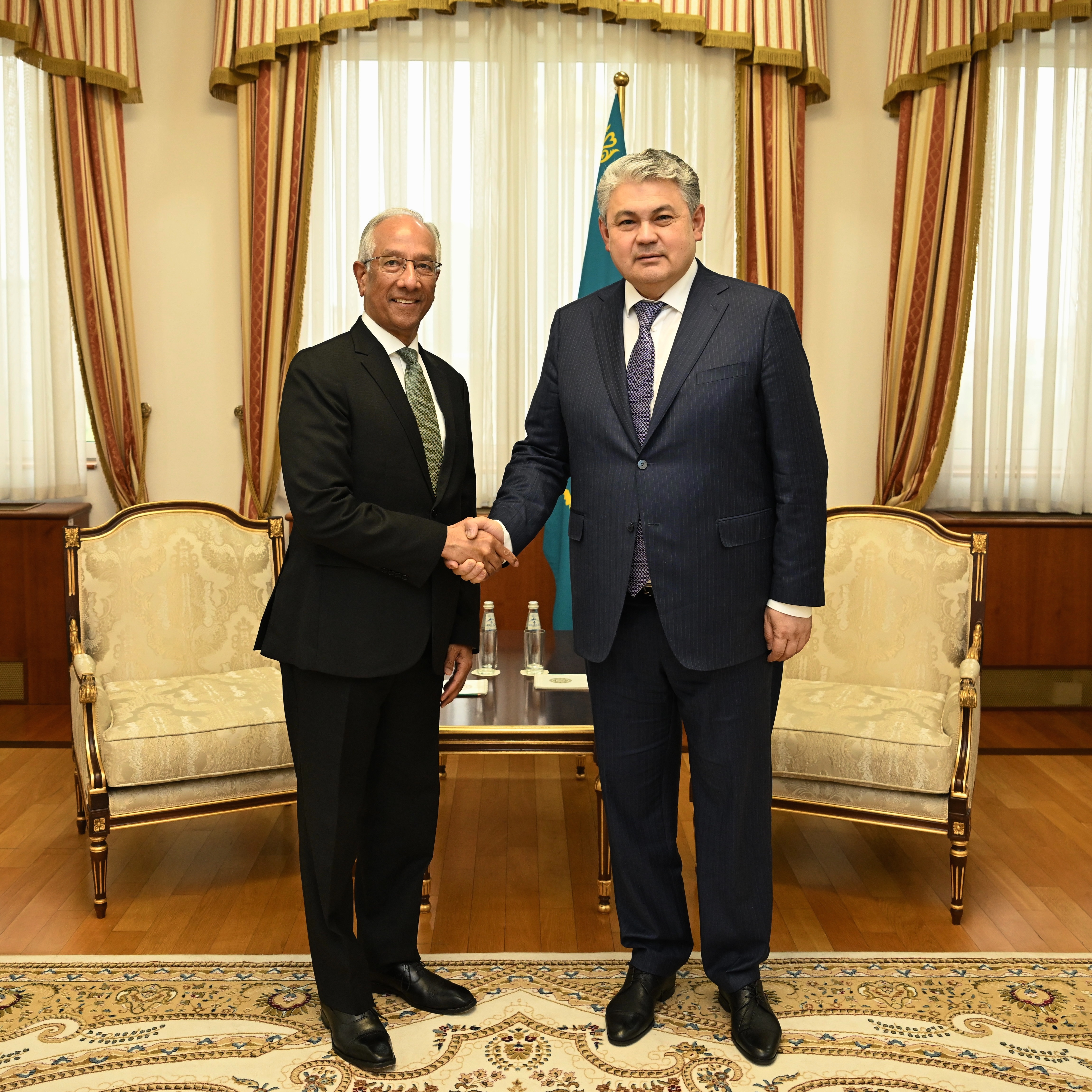 Министр иностранных дел Казахстана принял Заместителя генерального секретаря Организации исламского сотрудничества
