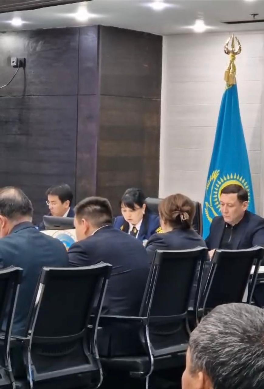 Дөңгелек үстел!