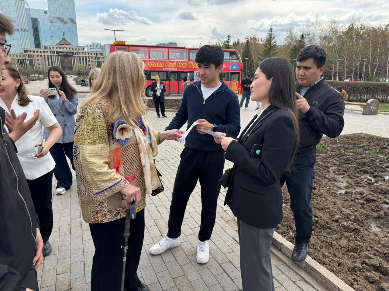 «Заң мен тәртіп»: Астанада туристерге арналған жадынамалар таратылды
