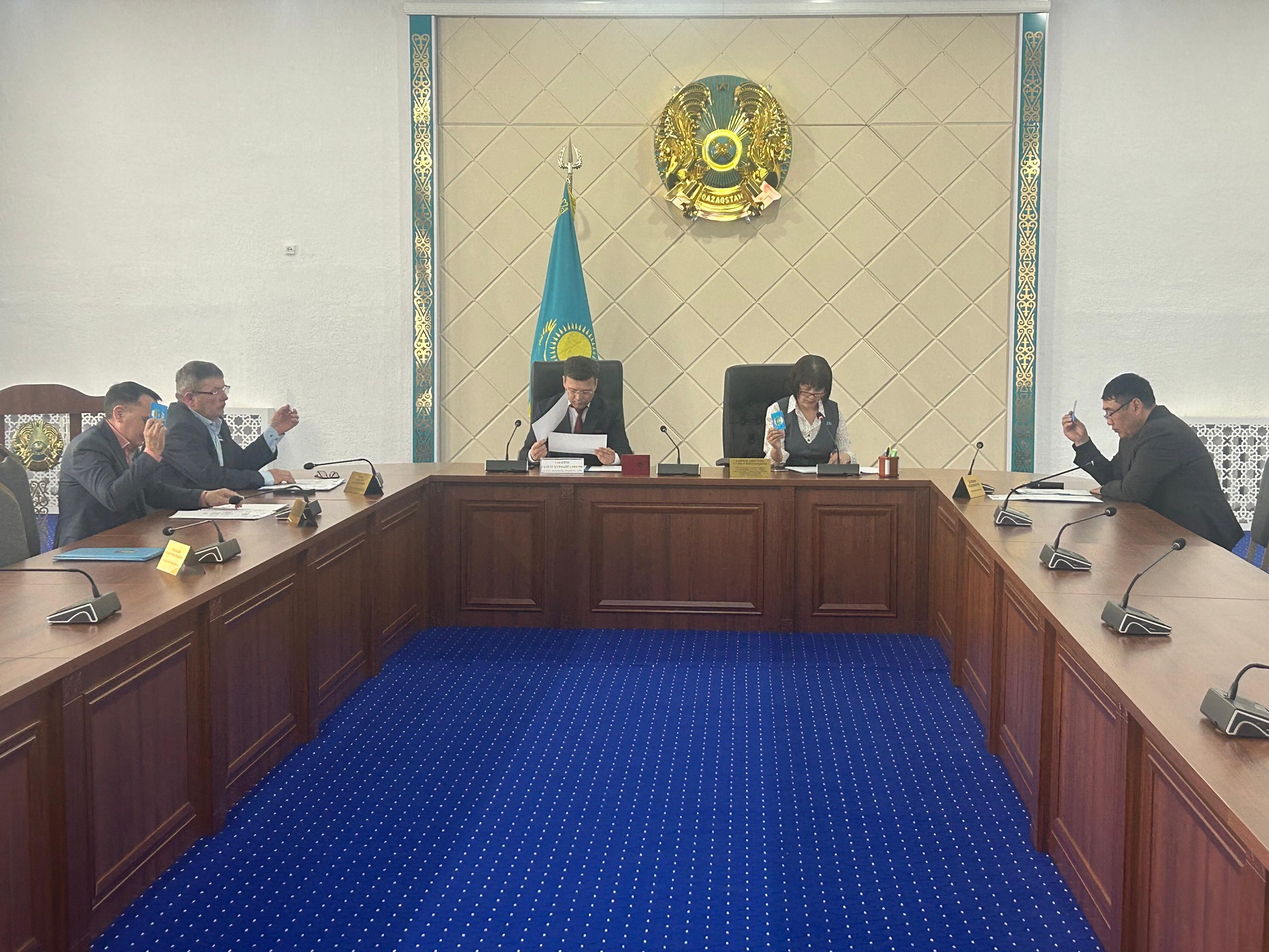 Мәслихаттың кезектен тыс сессиясы өтті