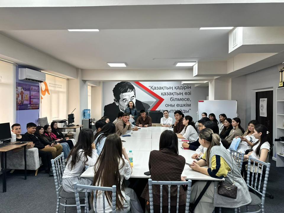 Ө.ЖӘНІБЕКОВ УНИВЕРСИТЕТІ СТУДЕНТТЕРІНЕ ЖАҢА КОНСТИТУЦИЯНЫҢ ЕРЕКШЕЛІКТЕРІ ТҮСІНДІРІЛДІ