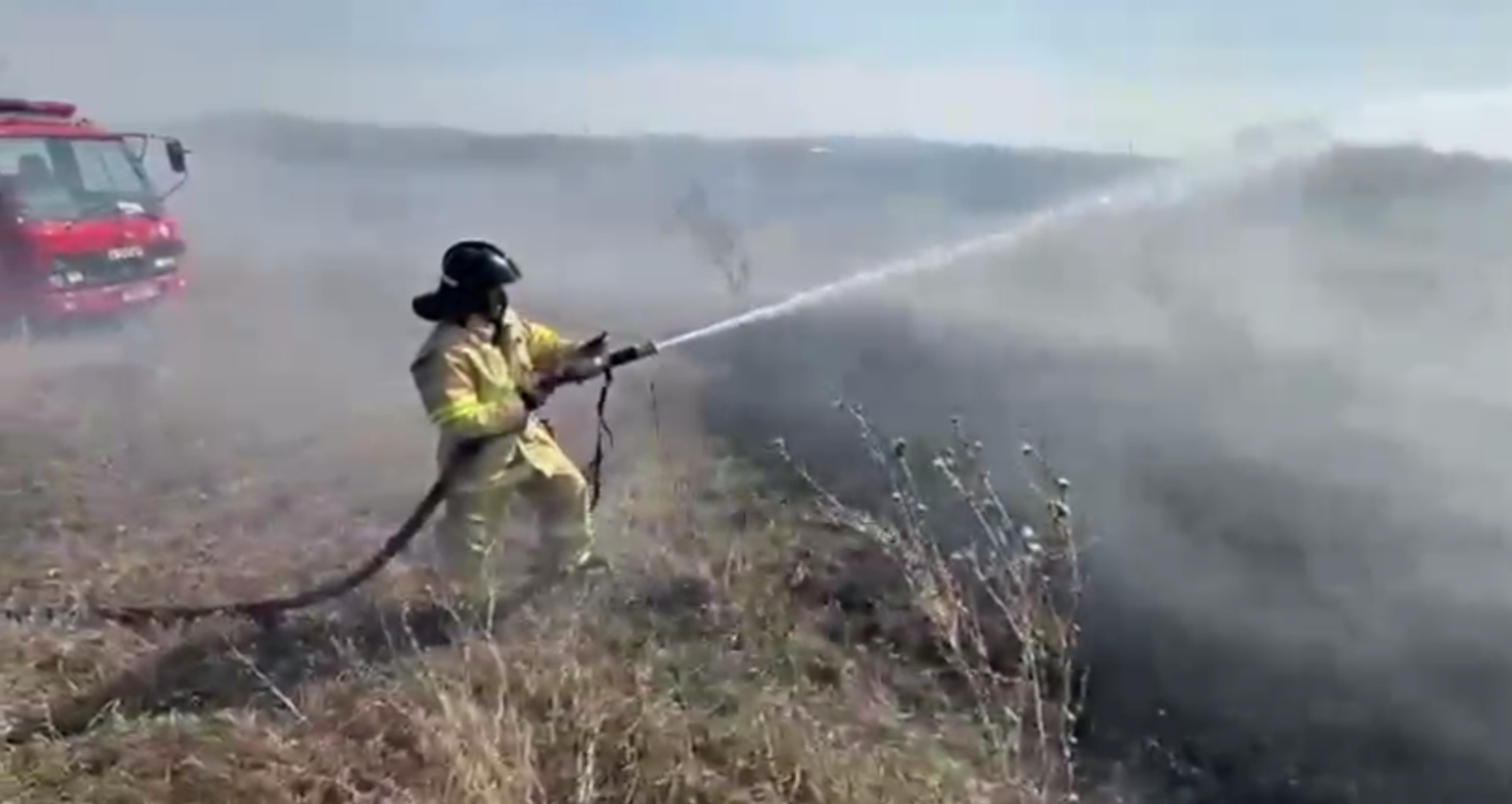 ШҚО-да «Ауыл құтқарушылары» өрт сөндіру бекеті 7 гектар аумақтағы  құрғақ шөптің жануын сөндірді