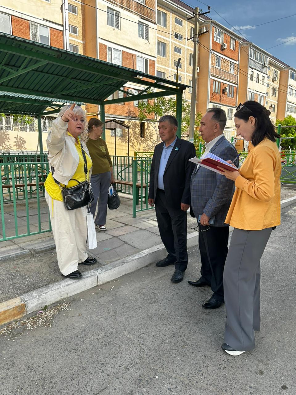 Қалалық мәслихат депутаттары тұрғындармен кездесті