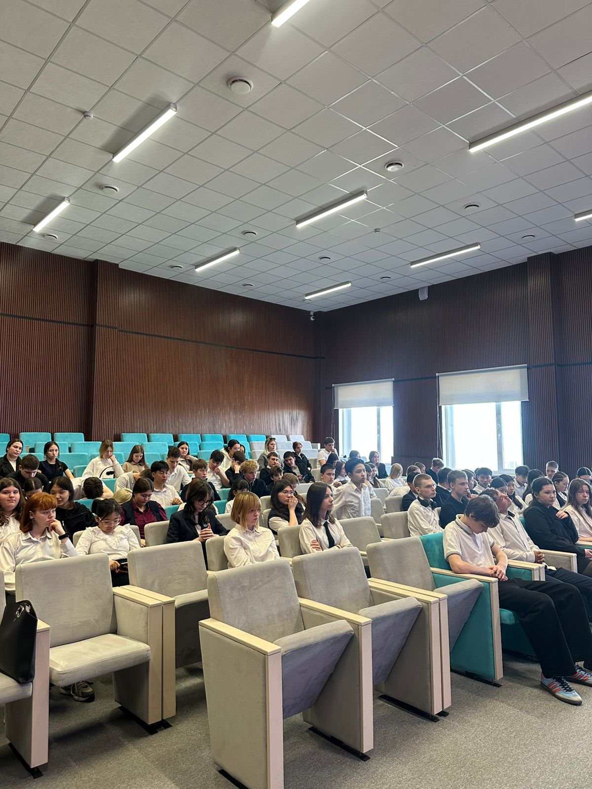 Оқушылармен кездесу