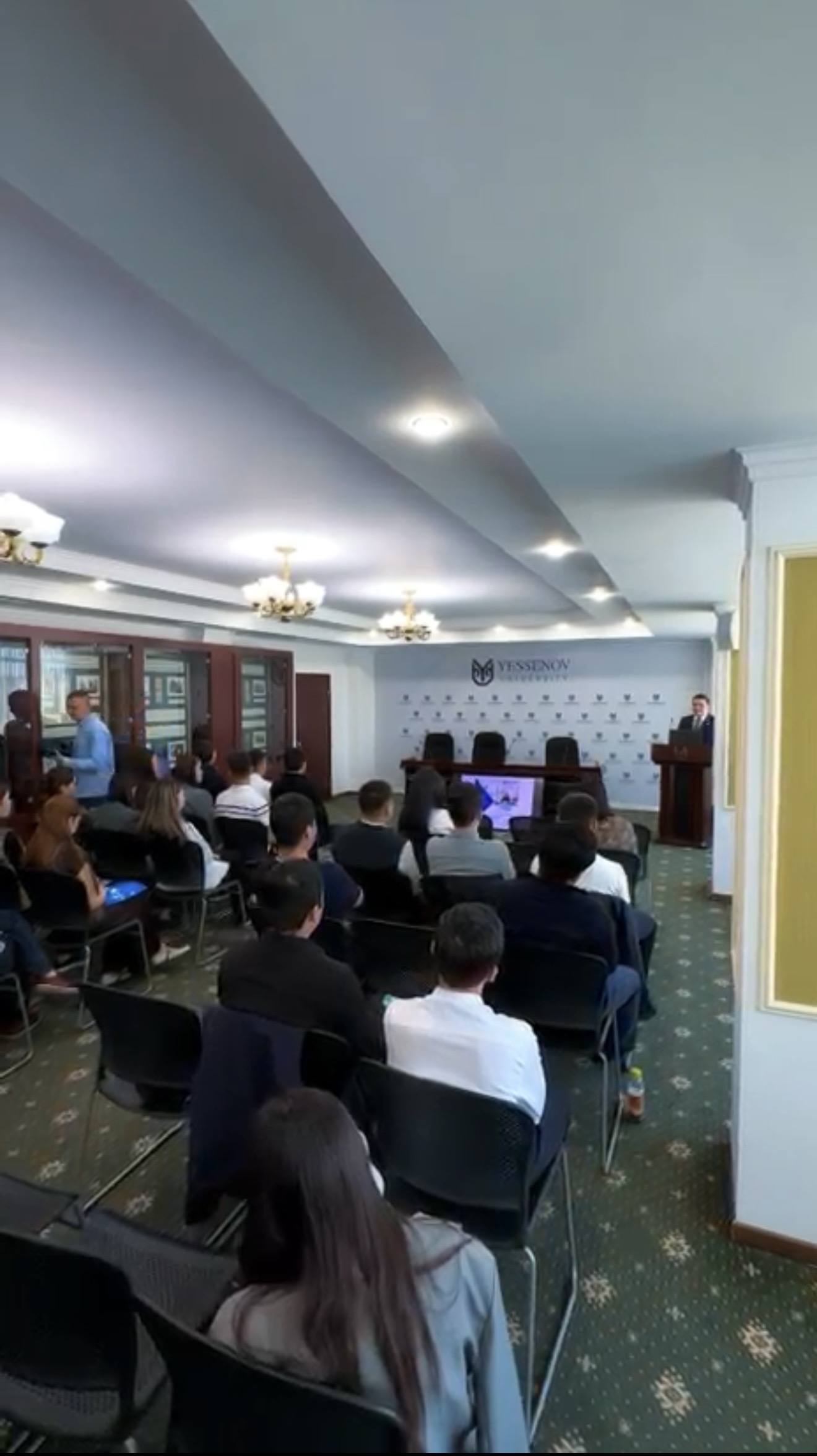 Адвокат А.Б.Суюндуковпен «ЗАҢ ЖӘНЕ ТӘРТІП» қағидаттарын ілгерілету және құқықтық мәдениетті арттыру мақсатында студенттерге дәріс өткізілді