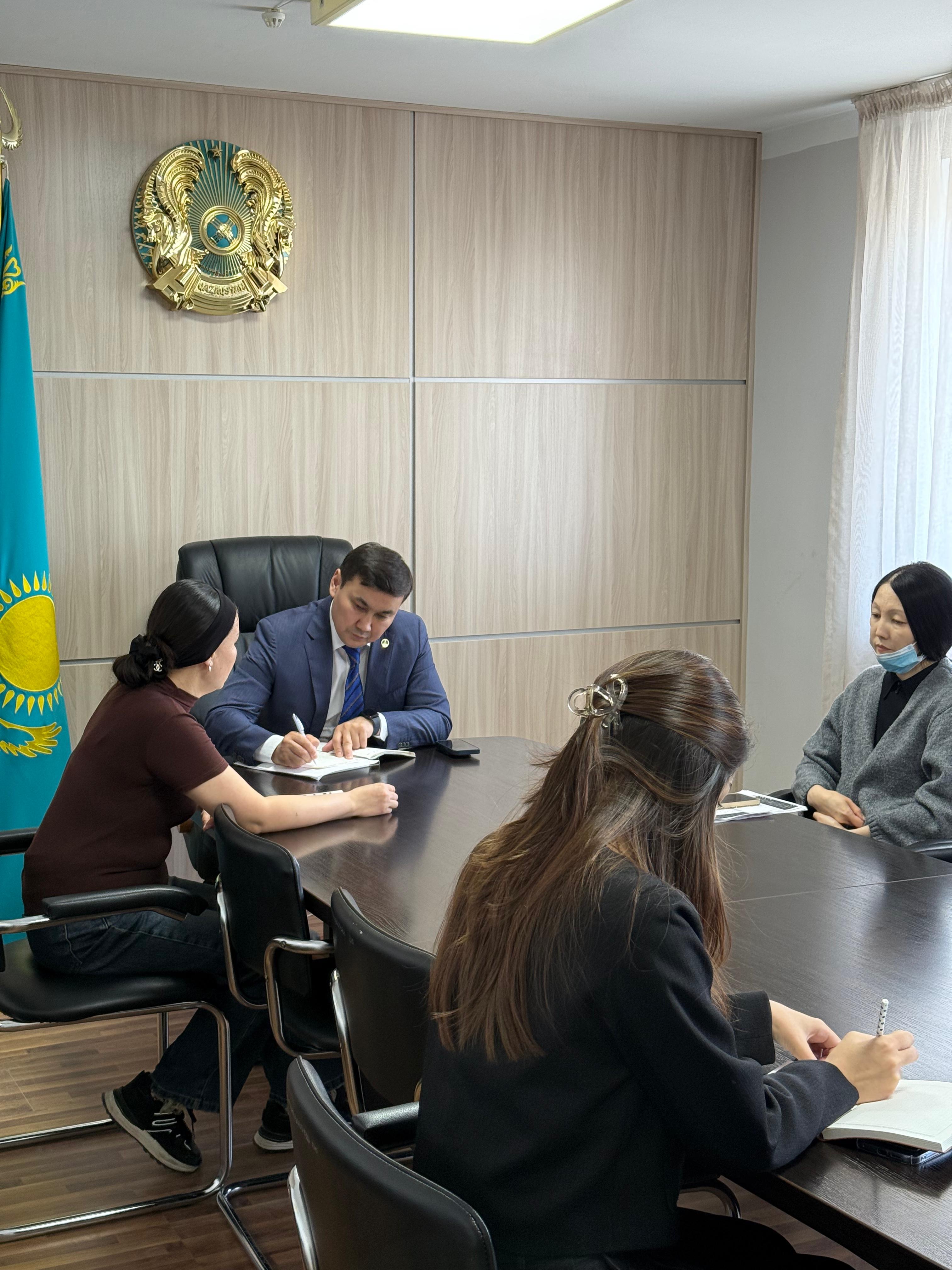 Маңғыстау облысы Әділет департаментінің басшысы А.Н.Каримов азаматтарға жеке қабылдау өткізді