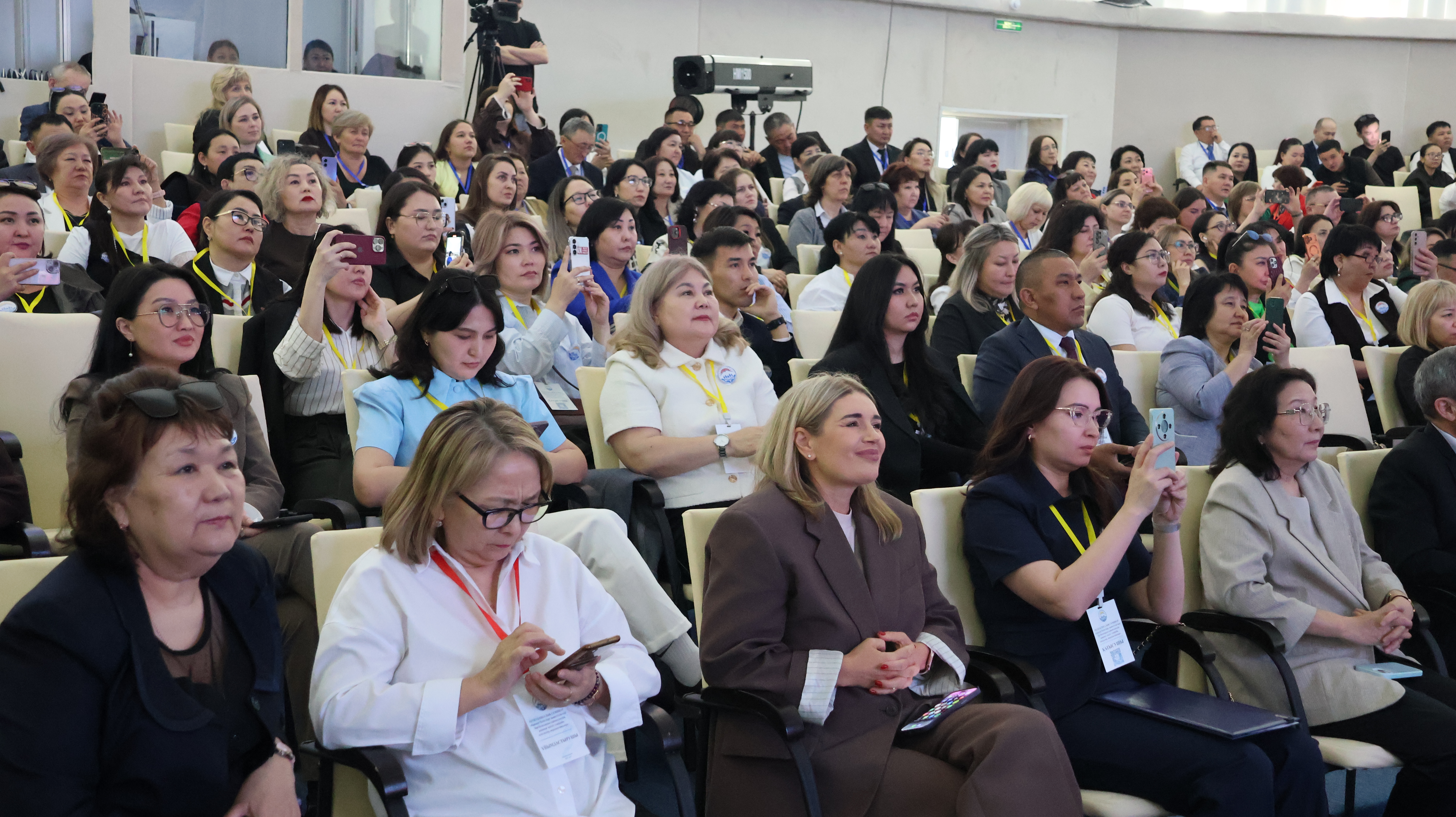 Өскеменде инклюзивті білім беру бойынша республикалық семинар басталды