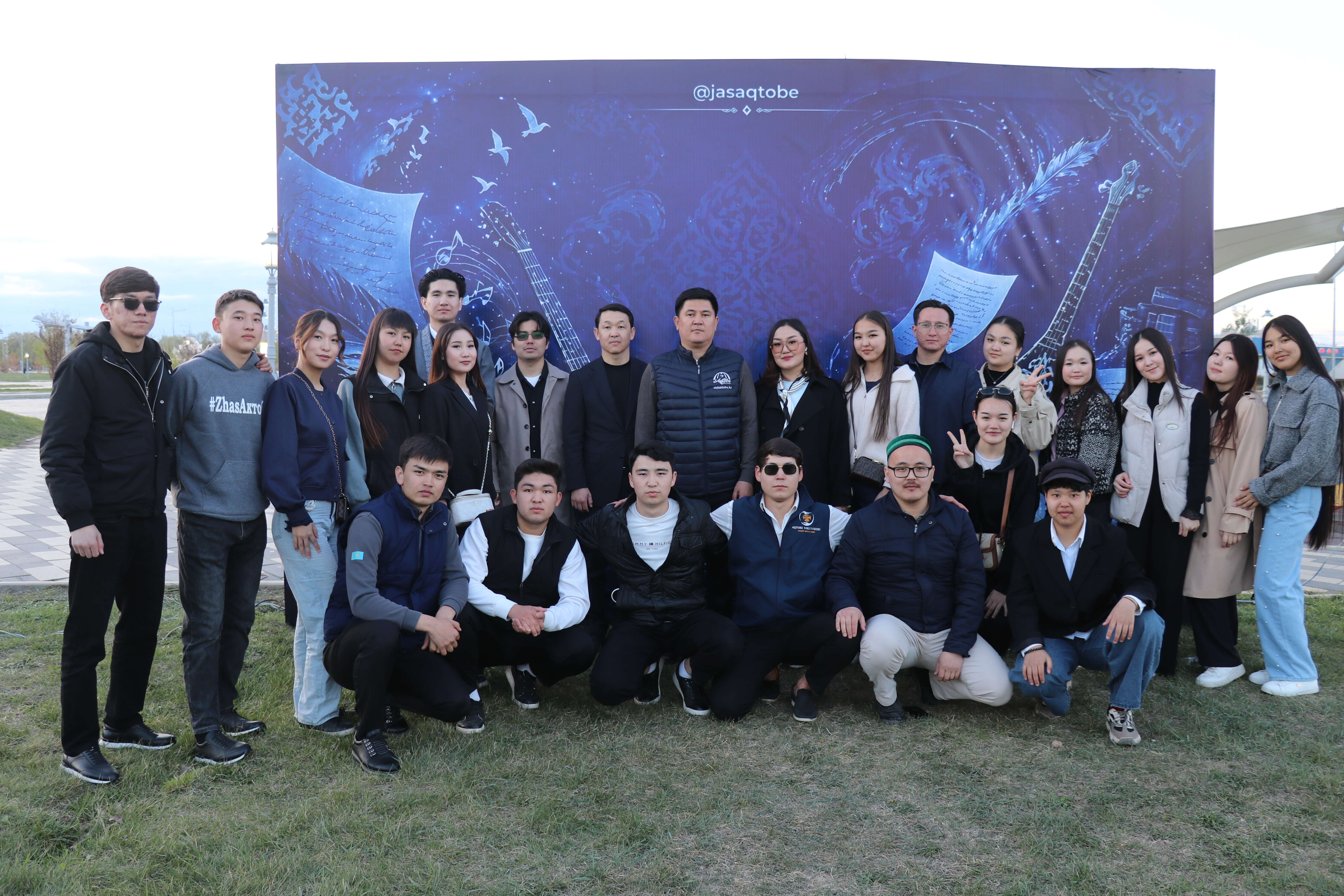 АШЫҚ АСПАН АСТЫНДА КІТАП ФЕСТИВАЛІ ӨТТІ