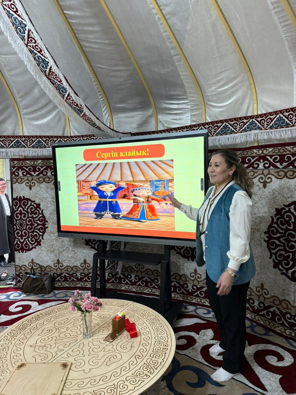 Алматыда №138 гимназия базасында «Парасат шаңырағы» этно-кабинеті ашылды