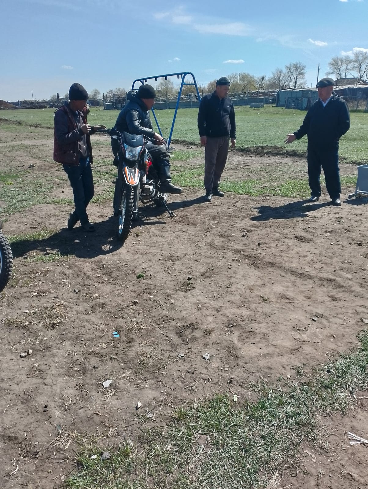 Жданов ауылдық округіне қарасты Кировка, Васильевка, Семилетка&nbsp; ауылдарда тұрғындармен мал жаю және ауылды абаттандыру мәселелері бойынша кездесу өтті.