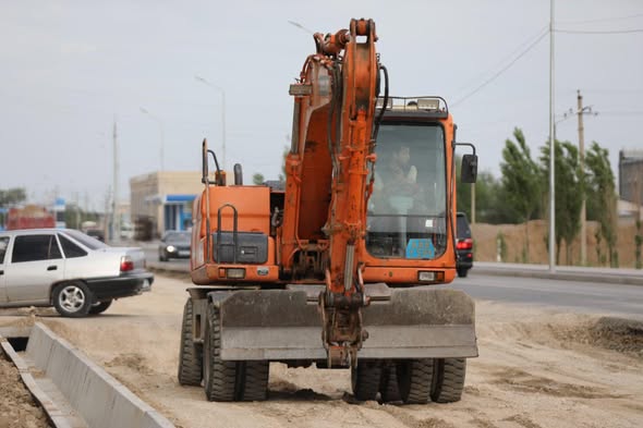 Б.МАЙЛИН КӨШЕСІНДЕ РЕКОНСТРУКЦИЯ ЖҰМЫСТАРЫ ЖҮРГІЗІЛУДЕ