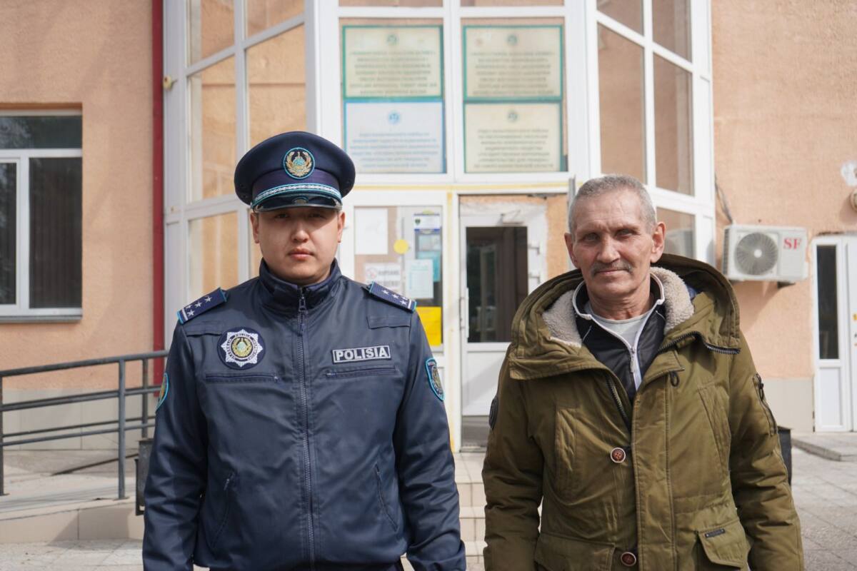 СҚО-да полицейлер ұзақ жылдар құжатсыз жүрген ер адамға жеке куәлік алуға көмектесті