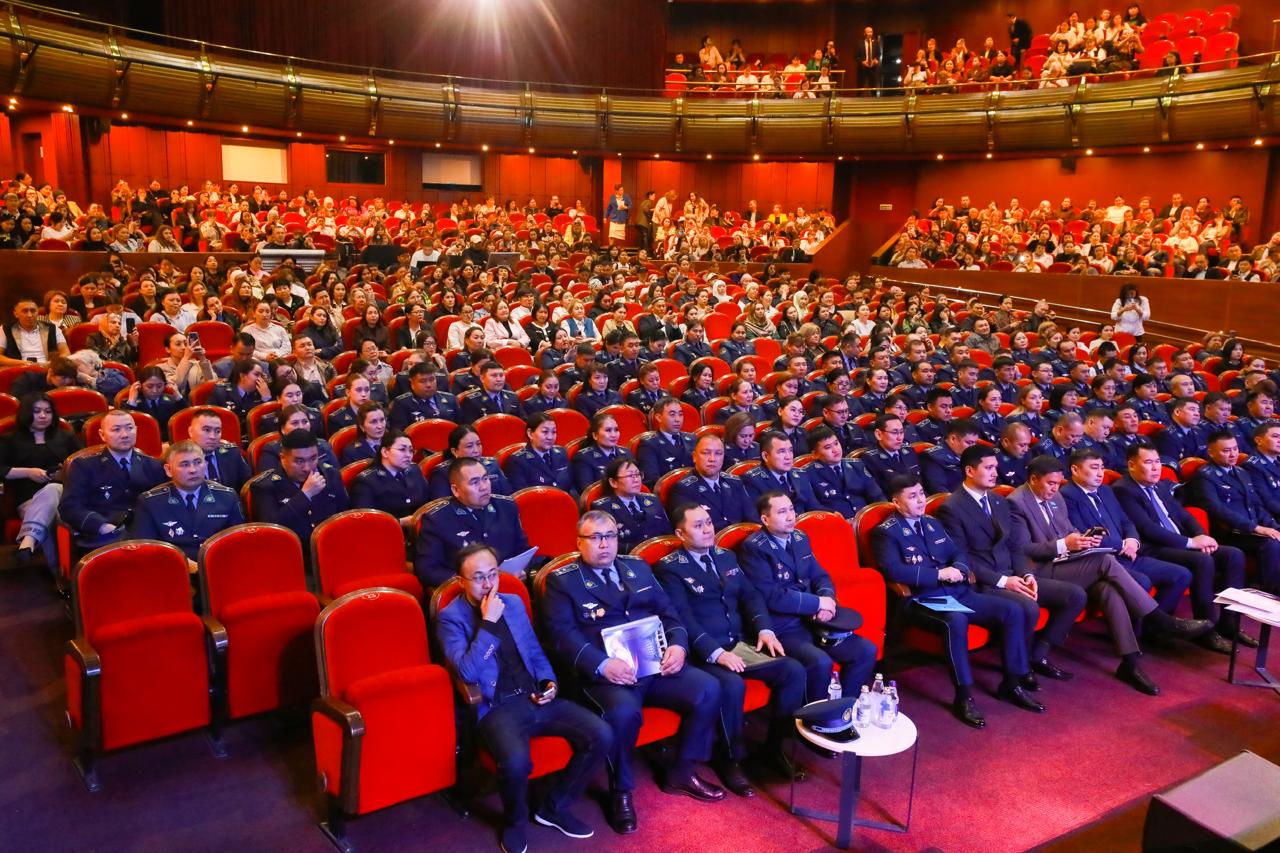 Профилактика, защита, взаимодействие: в Астане обсудили безопасность подрастающего поколения