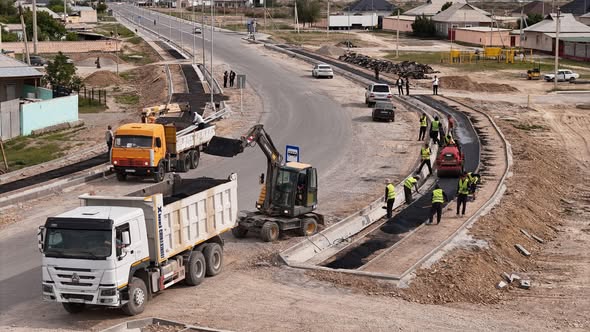 ТҮРКІСТАНДА ЖОЛ ҚҰРЫЛЫСЫ ҚАРҚЫНДЫ ЖАЛҒАСУДА