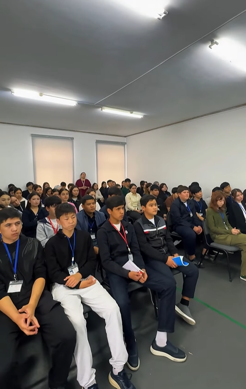 Шымкент қаласы Полиция департаментінің Есірткі қылмысына қарсы іс-қимыл басқармасының қызметкерлері «Мирас» колледжінің студенттеріне арналған профилактикалық дәріс өткізді.