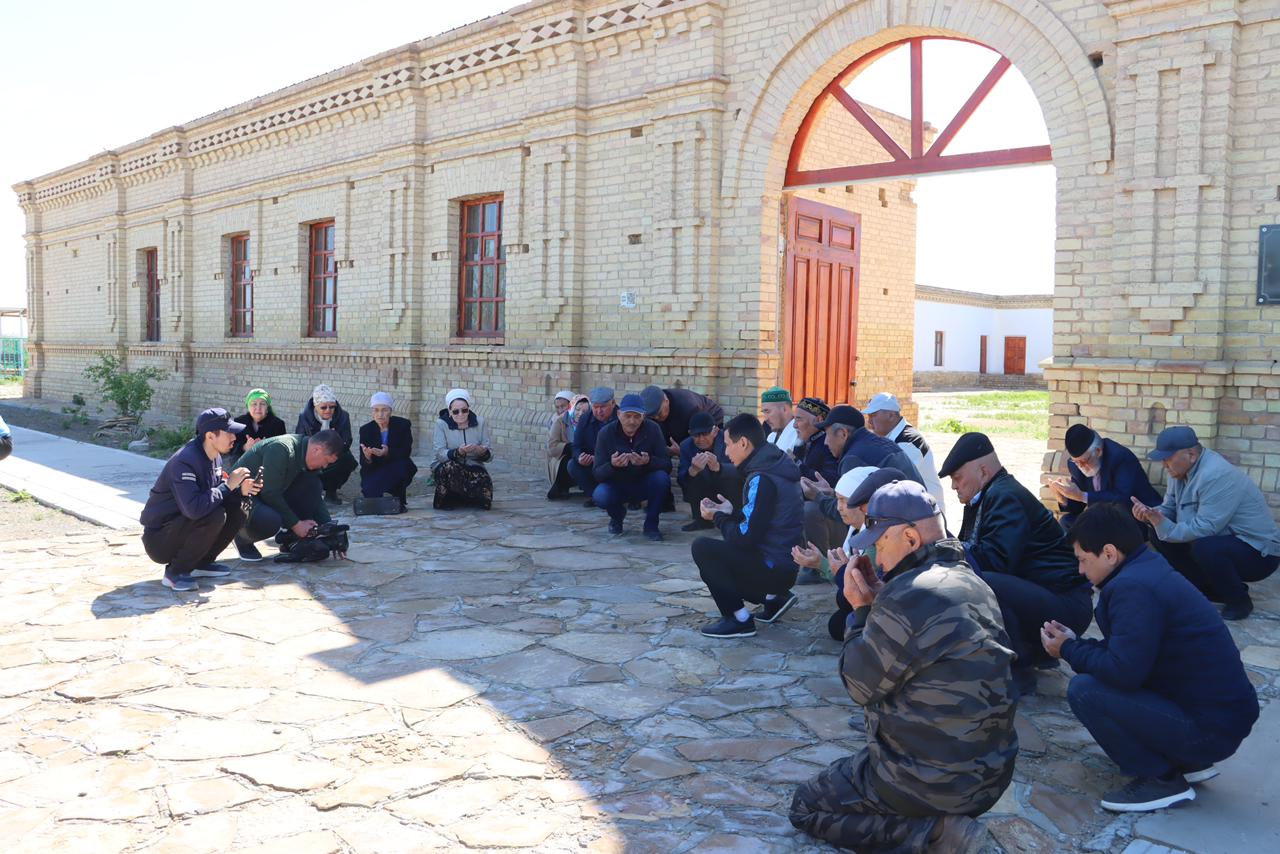 Тағзым алаңы таза болсын,рух пен тазалық-бір ұғым