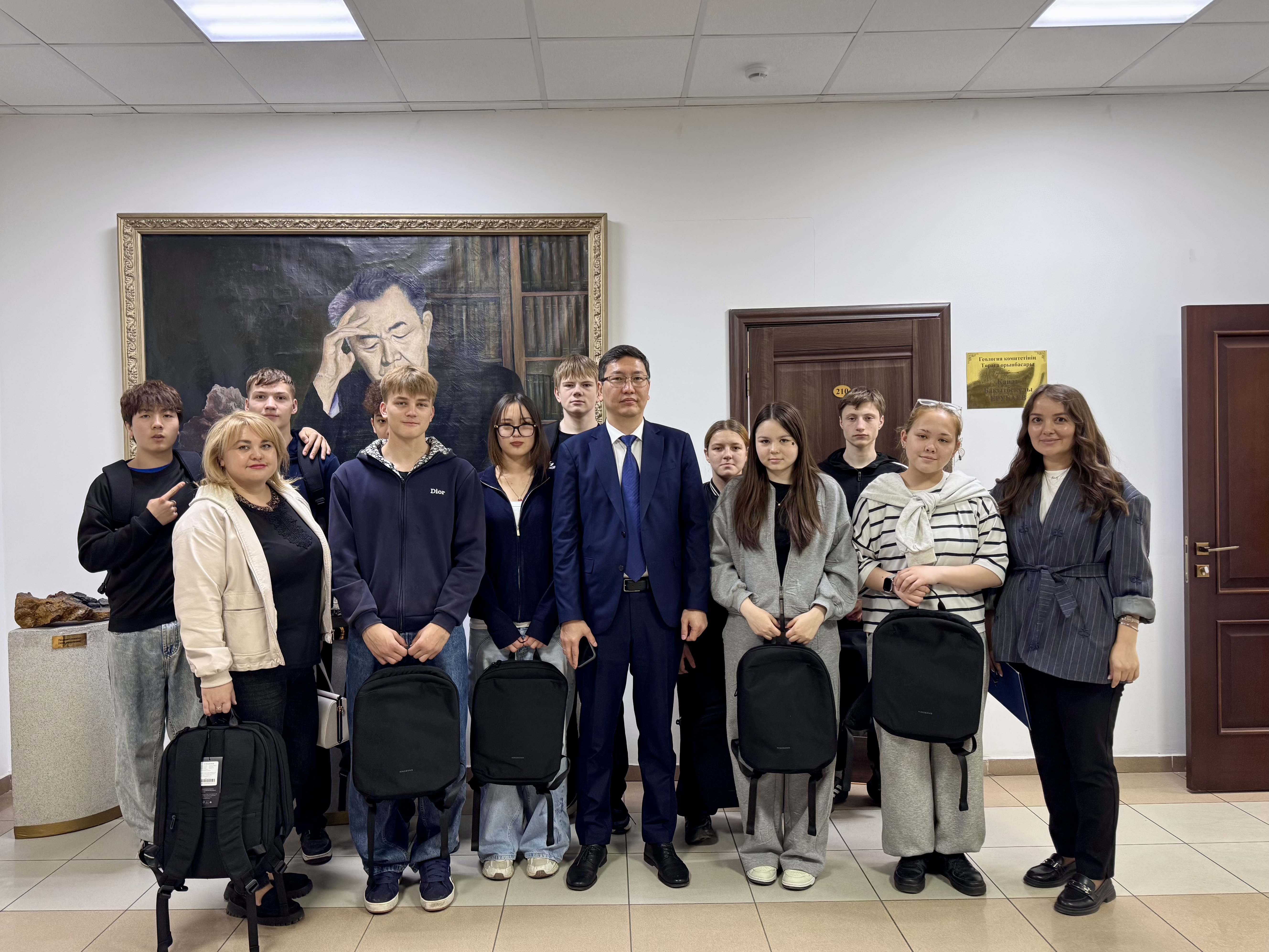 День открытых дверей для школьников организовал Комитет геологии Министерства промышленности и строительства