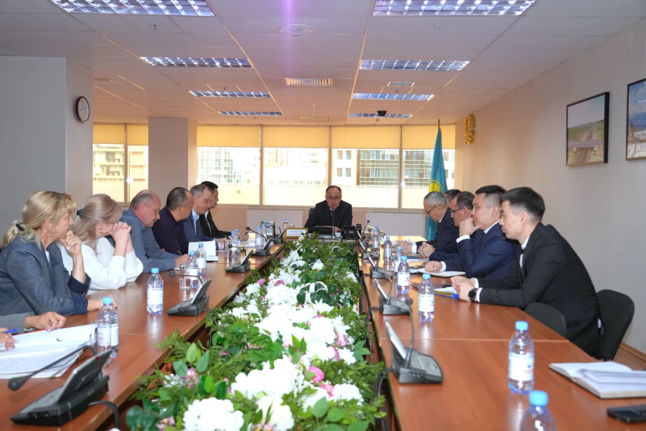 50% собственного автопарка: новые требования к международным автоперевозчикам в Казахстане