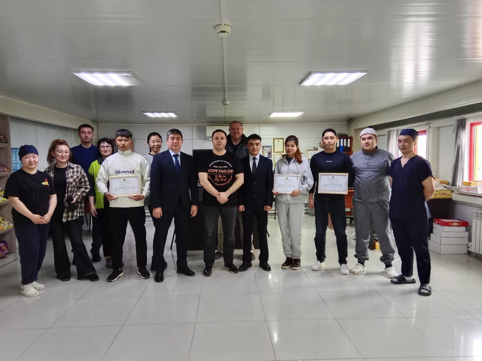 Дүниежүзілік еңбекті қорғау күніне арналған айлық аясында мемлекеттік еңбек инспекторлары «Хлебо-молочной комбинат № 1» ЖШС өндірістік кәсіпорнына барды